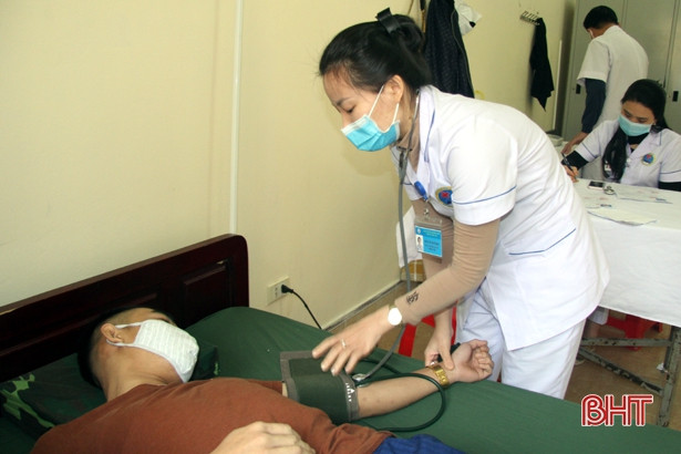 575 thanh niên Hương Sơn tham gia khám tuyển nghĩa vụ quân sự