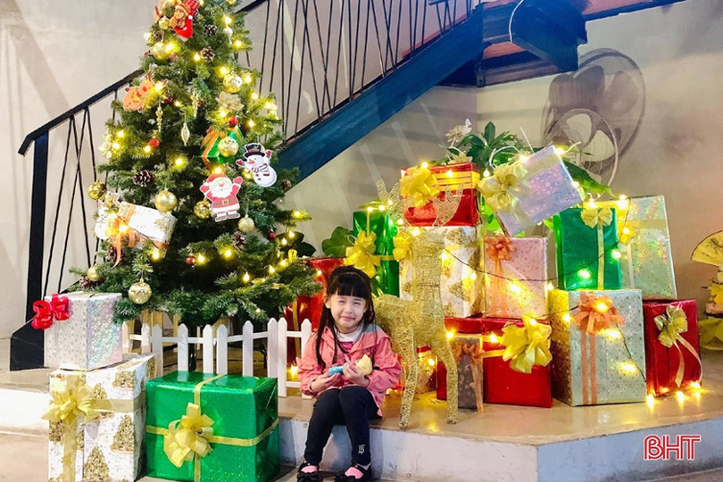 TP Hà Tĩnh ngập tràn sắc màu Giáng sinh