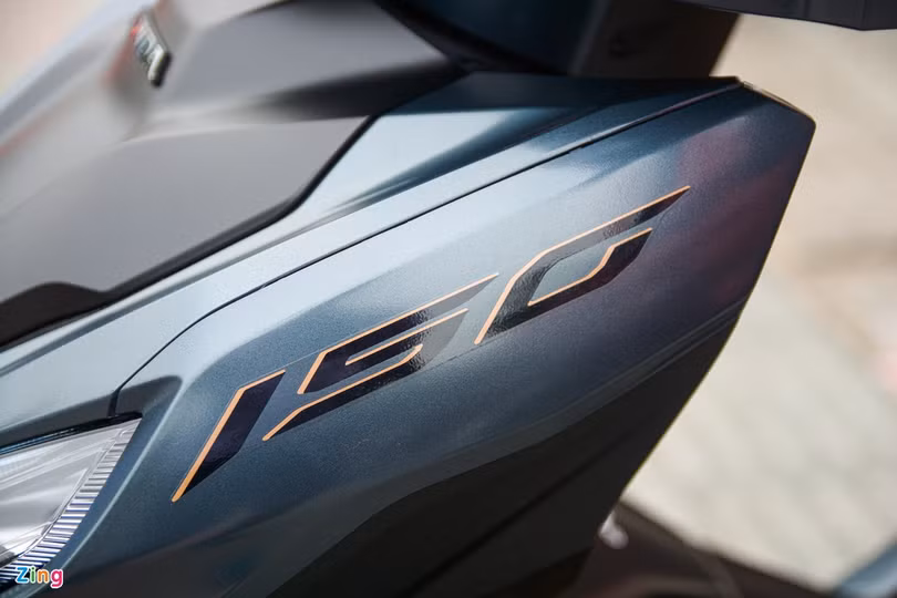 Chi tiết Honda Air Blade phiên bản mới tại đại lý