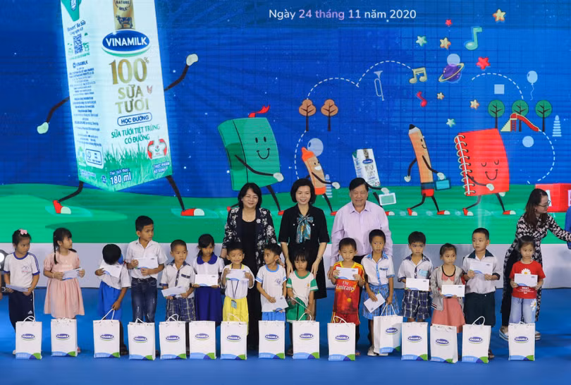 Hơn 46.300 học sinh Vĩnh Long thụ hưởng “Sữa học đường” năm học 2020 - 2021