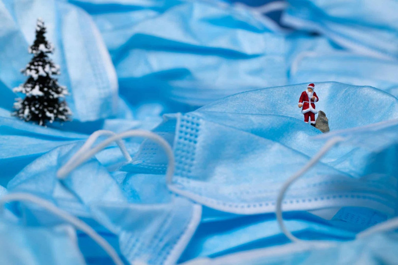 Khung cảnh Giáng sinh Covid-19 trên khắp thế giới