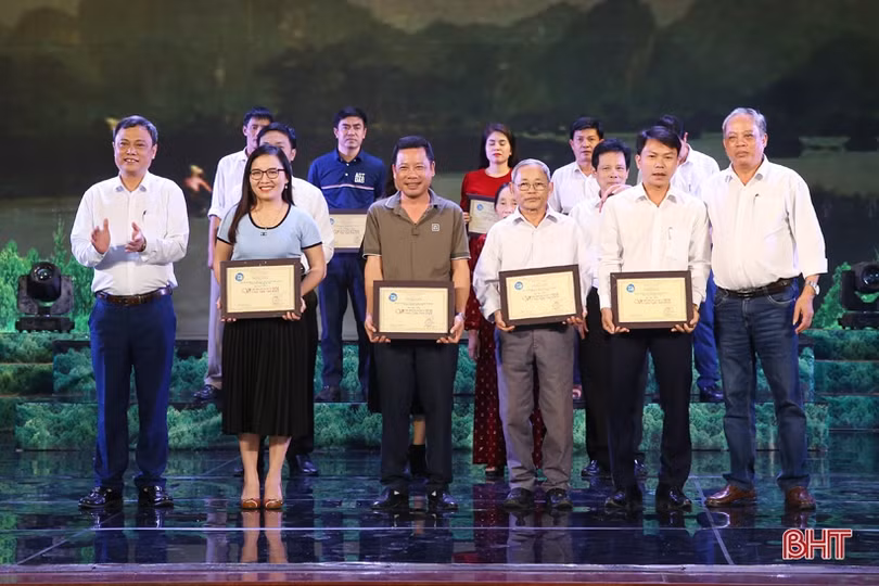 CLB phường Tân Giang nhất liên hoan dân ca ví, giặm Nghệ Tĩnh 