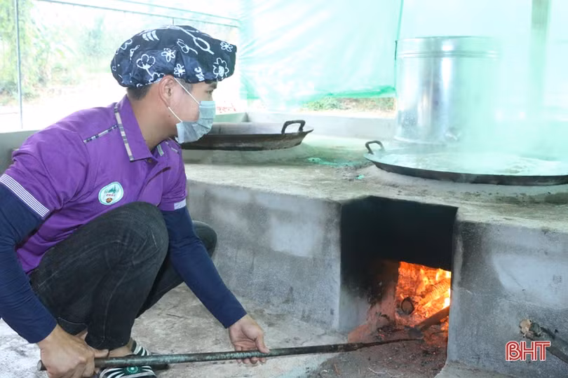 Cận cảnh quy trình làm mật mía ở làng nghề nổi tiếng Hà Tĩnh