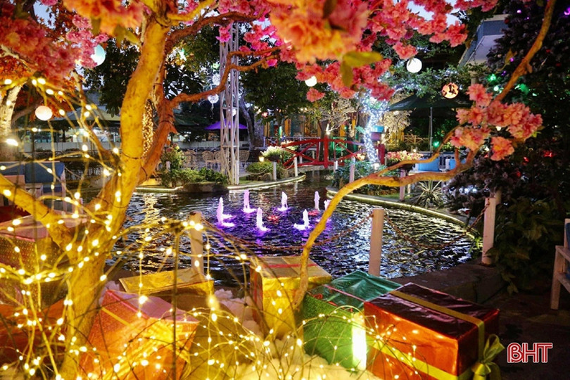 TP Hà Tĩnh ngập tràn sắc màu Giáng sinh
