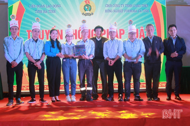 Trang bị kiến thức pháp luật cho công nhân Khu kinh tế Vũng Áng