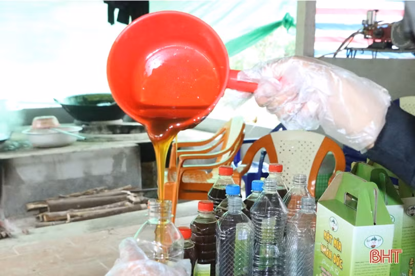 Cận cảnh quy trình làm mật mía ở làng nghề nổi tiếng Hà Tĩnh
