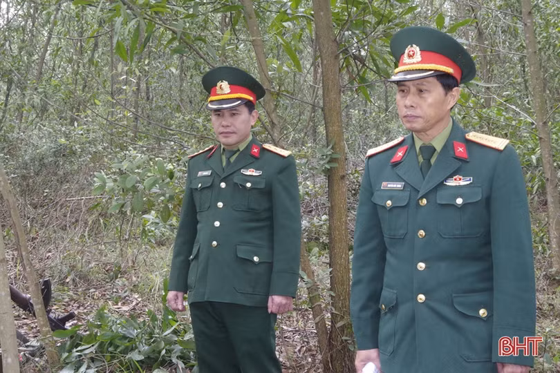 Bộ đội Hà Tĩnh thực hành vượt sông chiến đấu trong thời tiết lạnh giá