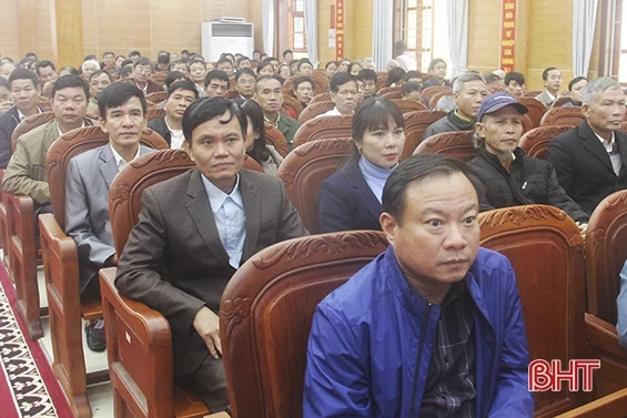 Cán bộ, đảng viên Đức Thọ thẳng thắn đối thoại với người đứng đầu huyện