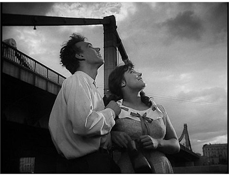 Bài hát này không nằm trong bộ phim Khi đàn sếu bay qua Bài hát này không nằm trong bộ phim Khi đàn sếu bay qua