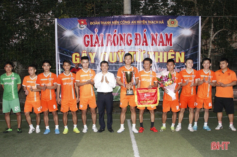 Giải bóng đá Công an huyện Thạch Hà quyên góp gần 120 triệu đồng