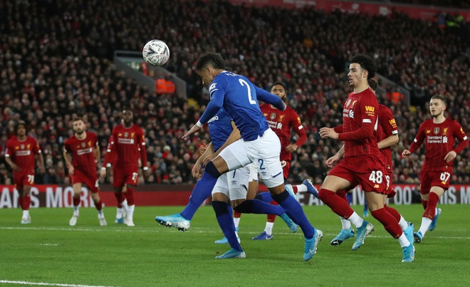 Dùng đội hình 2, Liverpool vẫn đi tiếp tại FA Cup