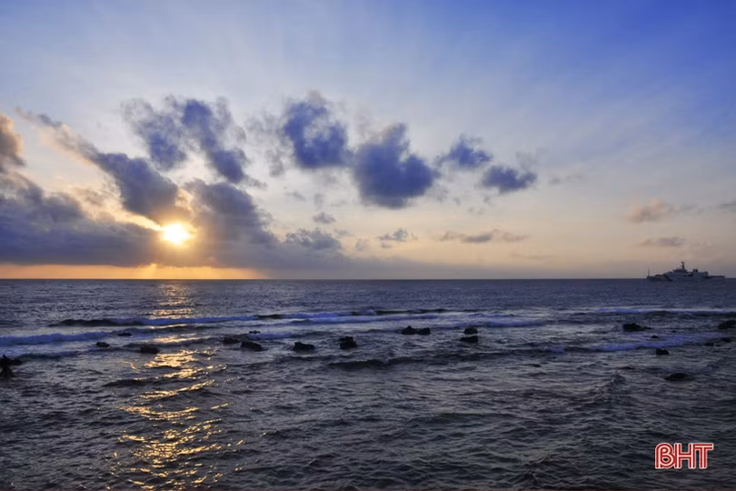 Bình yên xã đảo Song Tử Tây qua ống kính PV Báo Hà Tĩnh