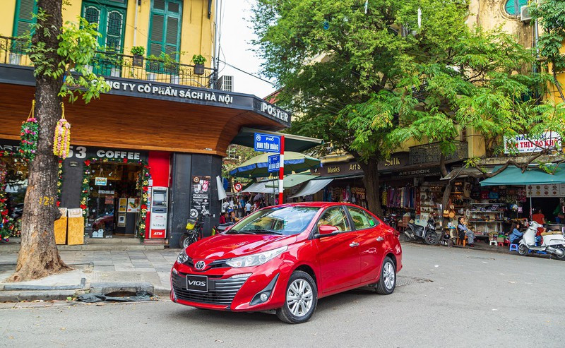 toyota bùng nổ khuyến mại cuối năm hình 6 Toyota bùng nổ khuyến mại cuối năm