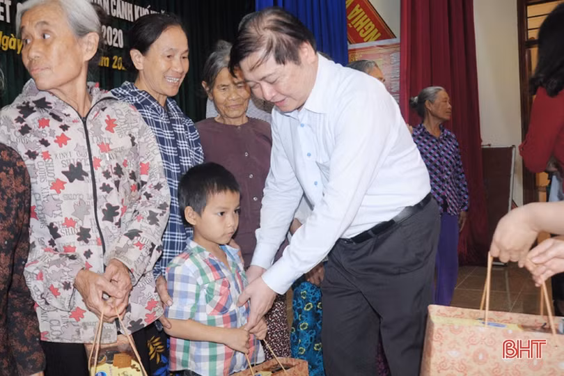 Chủ nhiệm Ủy ban KHCN&MT của Quốc hội chúc Tết tại Can Lộc