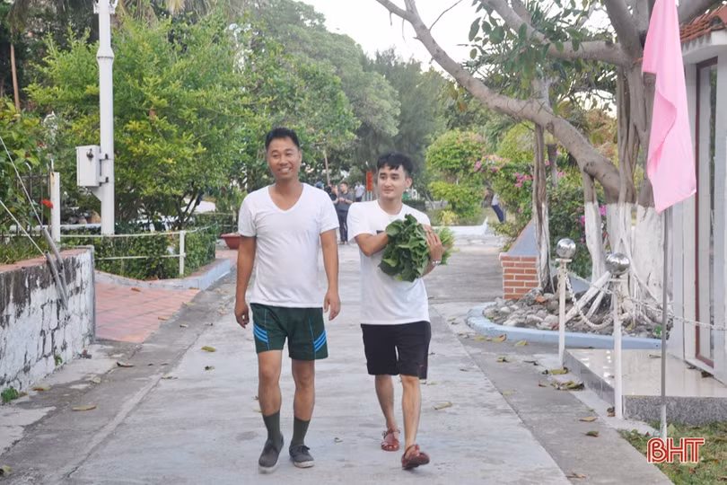 Bình yên xã đảo Song Tử Tây qua ống kính PV Báo Hà Tĩnh