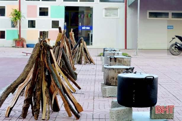 Bánh chưng xanh, thắm tình hữu nghị Việt - Lào