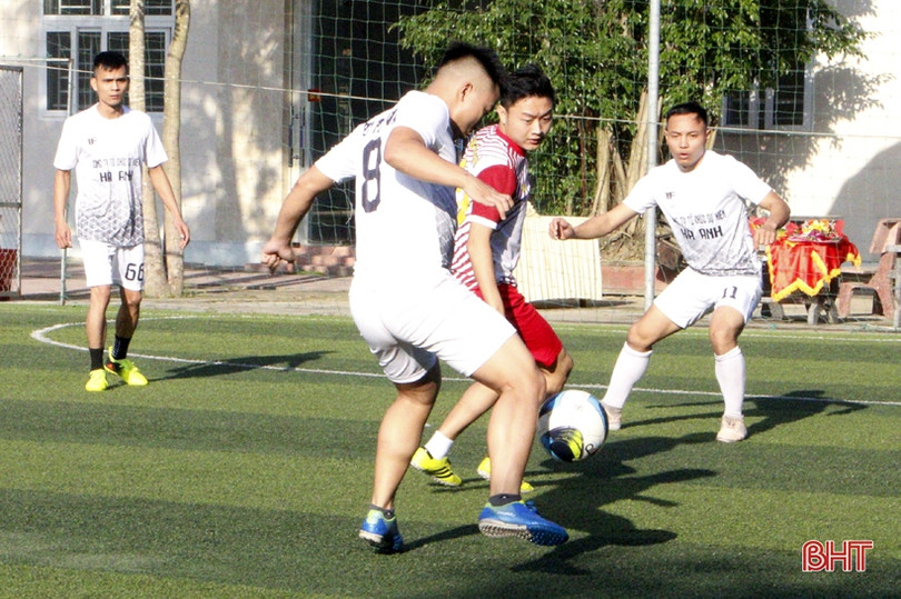 Công an huyện Thạch Hà khai mạc giải bóng đá gây quỹ từ thiện