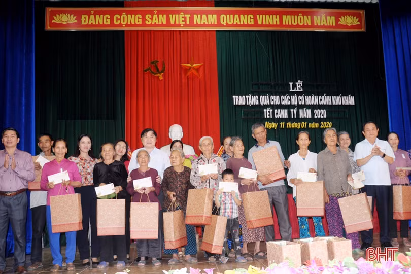 Chủ nhiệm Ủy ban KHCN&MT của Quốc hội chúc Tết tại Can Lộc
