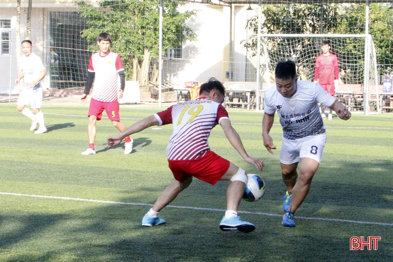 Công an huyện Thạch Hà khai mạc giải bóng đá gây quỹ từ thiện