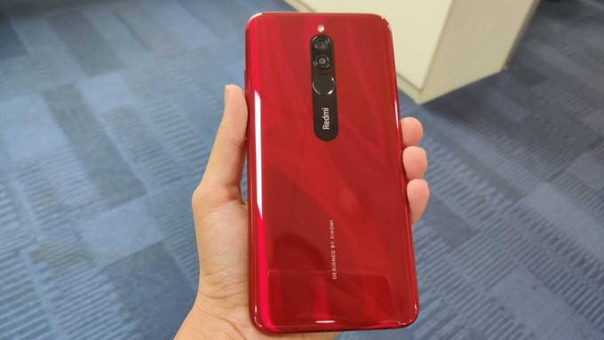 Những smartphone sắc đỏ đón tết
