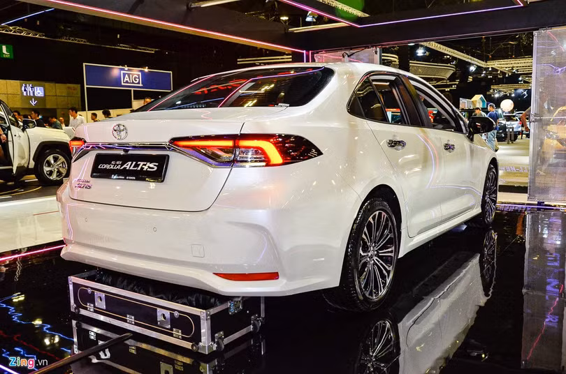 Chi tiết Toyota Corolla Altis 2020 - nhiều nâng cấp, chờ ngày về Việt Nam