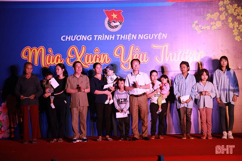 Ấm áp chương trình “Mùa xuân yêu thương” với bệnh nhân nghèo Hà Tĩnh