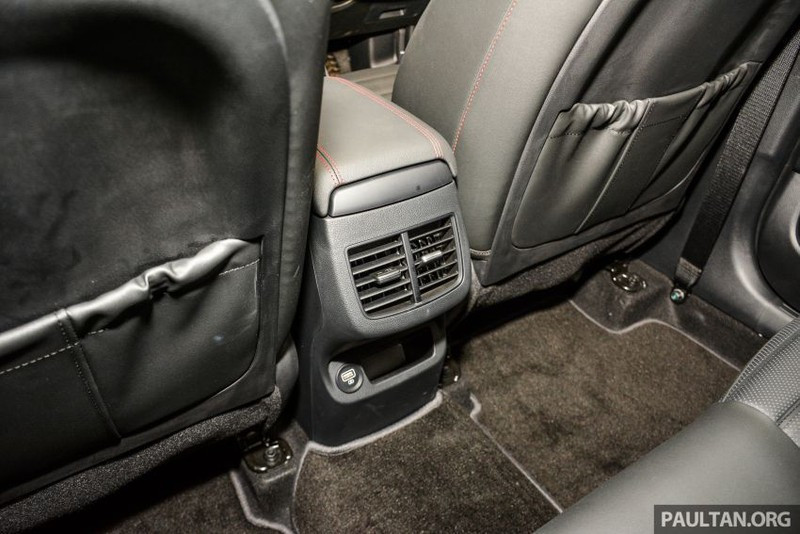 Cận cảnh Kia Seltos vừa trình làng