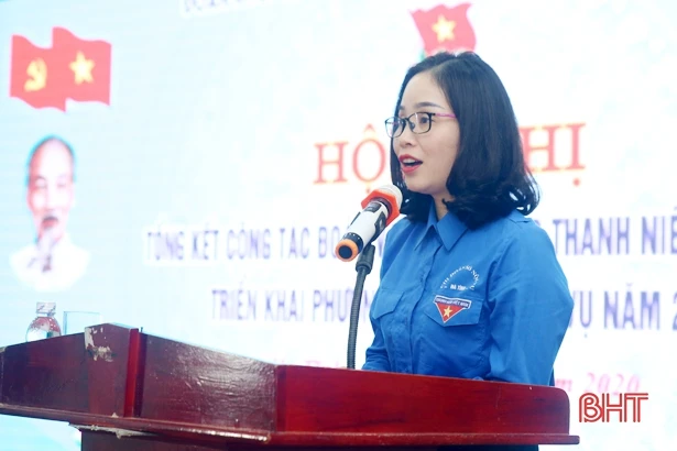 “Tuổi trẻ Khối CCQ&DN Hà Tĩnh tự hào tiến bước dưới cờ Đảng”