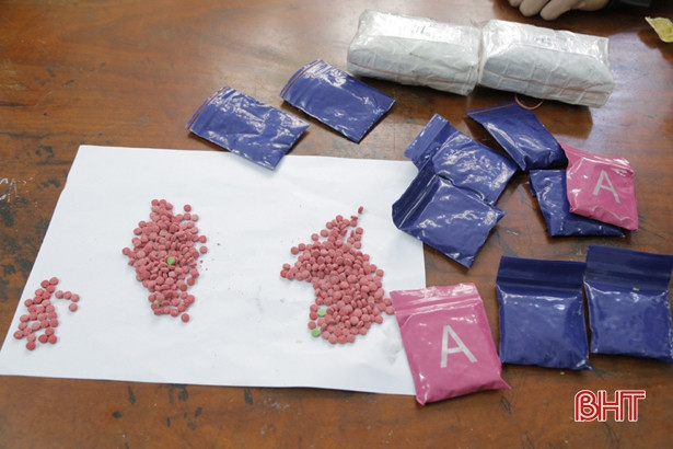 Mang 6.000 viên hồng phiến từ Nghệ An sang Hà Tĩnh tiêu thụ thì bị bắt