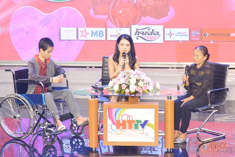 Gala “HTTV - Kết nối Vòng tay nhân ái” huy động hơn 500 triệu đồng giúp đỡ các hoàn cảnh khó khăn