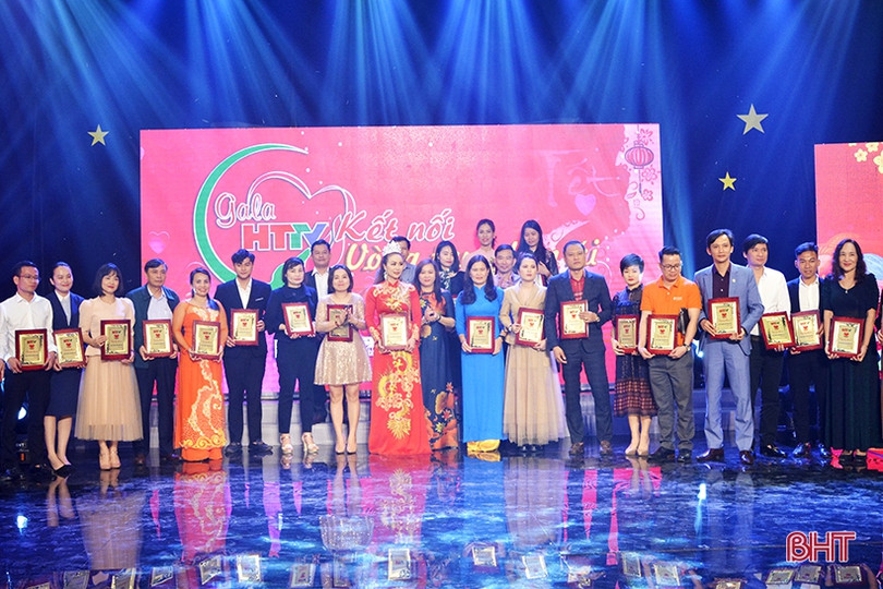 Gala “HTTV - Kết nối Vòng tay nhân ái” huy động hơn 500 triệu đồng giúp đỡ các hoàn cảnh khó khăn