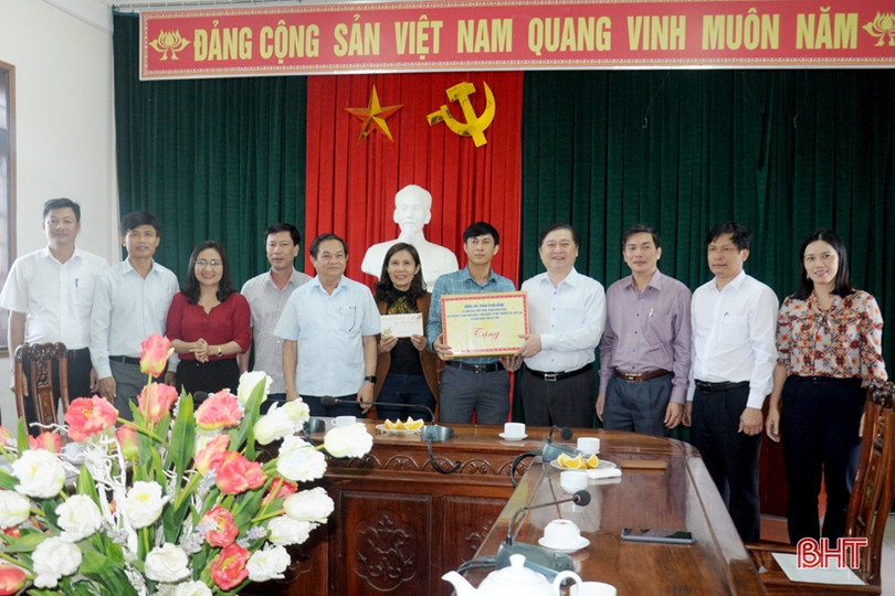 Chủ nhiệm Ủy ban KHCN&MT của Quốc hội chúc Tết tại Can Lộc