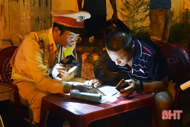 Vi phạm nồng độ cồn, 44 tài xế ở Hồng Lĩnh, Nghi Xuân bị xử phạt gần 160 triệu đồng