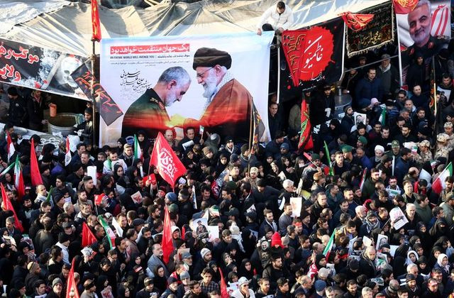 Đám rước lễ tang tướng Soleimani lớn nhất ở Iran kể từ năm 1989