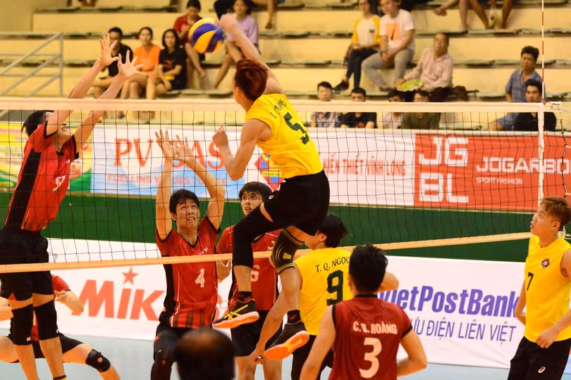 Bóng chuyền Hà Tĩnh “vượt ải” trụ hạng thành công