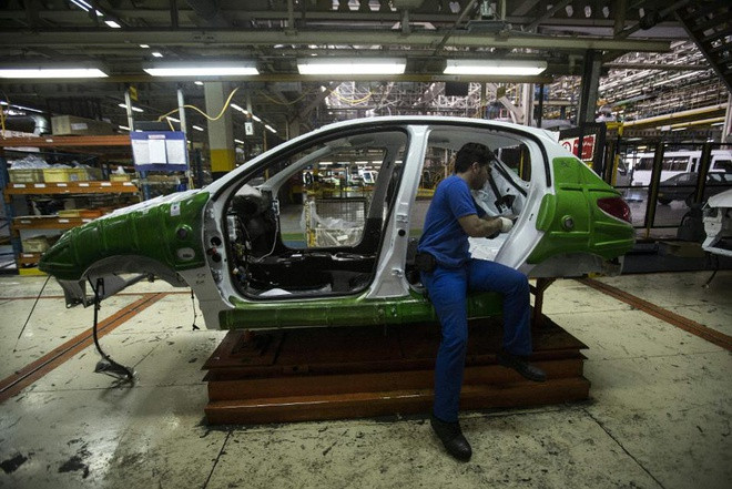 Bị Mỹ cấm vận, ngành công nghiệp ôtô Iran trên bờ vực sụp đổ