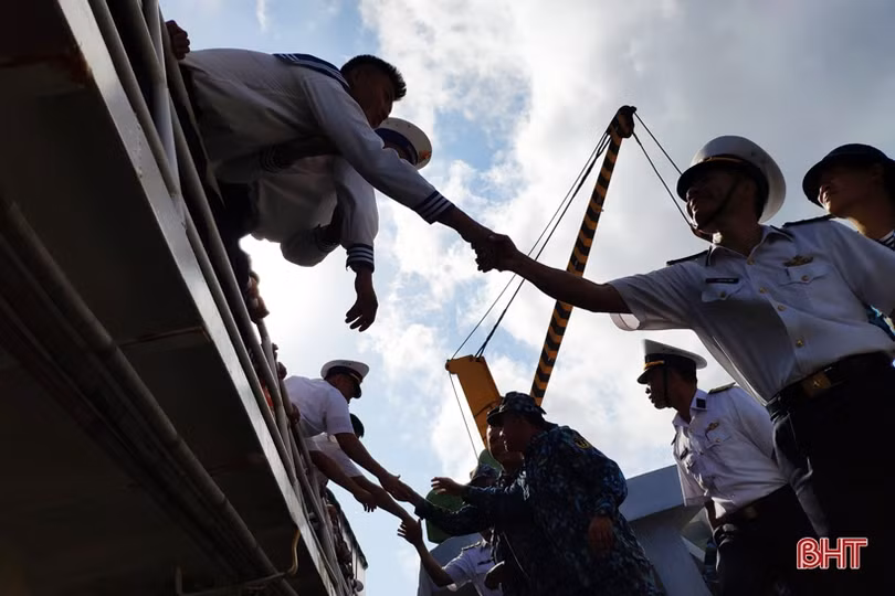 Bình yên xã đảo Song Tử Tây qua ống kính PV Báo Hà Tĩnh