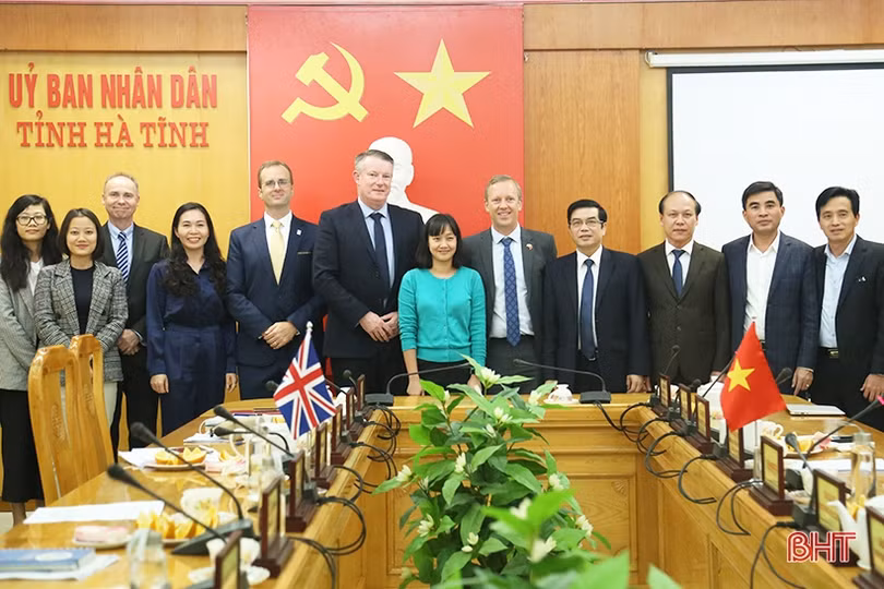 Chính phủ Anh đồng hành với Hà Tĩnh phòng chống di cư trái phép, buôn người xuyên quốc gia