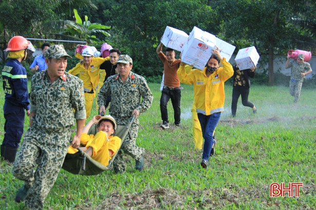 Diễn tập cứu hỏa tại doanh nghiệp kinh doanh xăng dầu ở Nghi Xuân