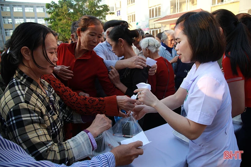 Ấm áp chương trình “Mùa xuân yêu thương” với bệnh nhân nghèo Hà Tĩnh