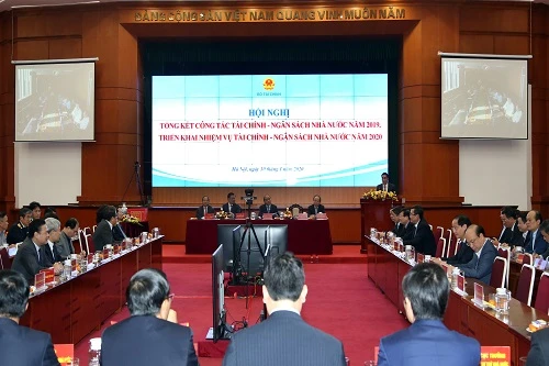 Quyết liệt ngay từ đầu năm, phấn đấu thu ngân sách vượt dự toán