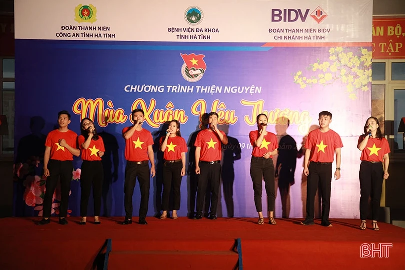 Ấm áp chương trình “Mùa xuân yêu thương” với bệnh nhân nghèo Hà Tĩnh