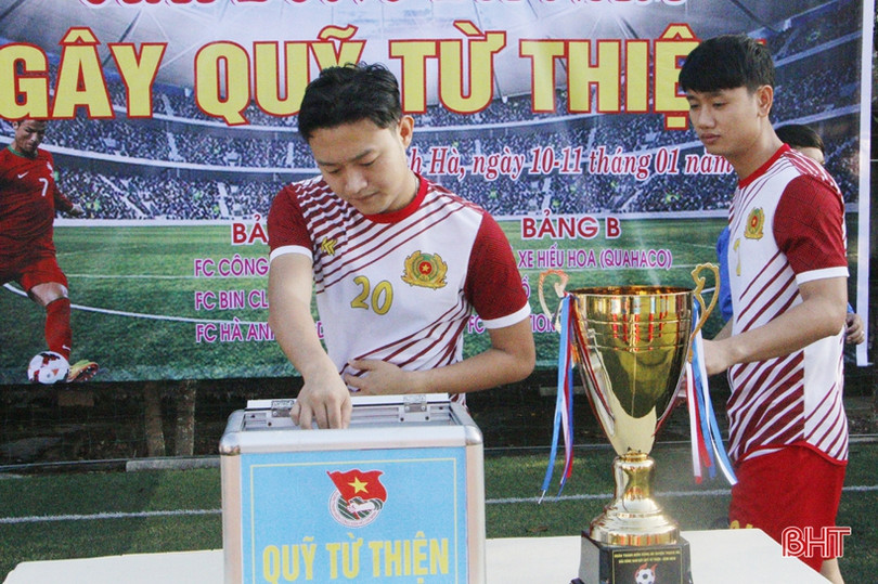 Công an huyện Thạch Hà khai mạc giải bóng đá gây quỹ từ thiện