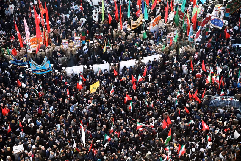 Đám rước lễ tang tướng Soleimani lớn nhất ở Iran kể từ năm 1989