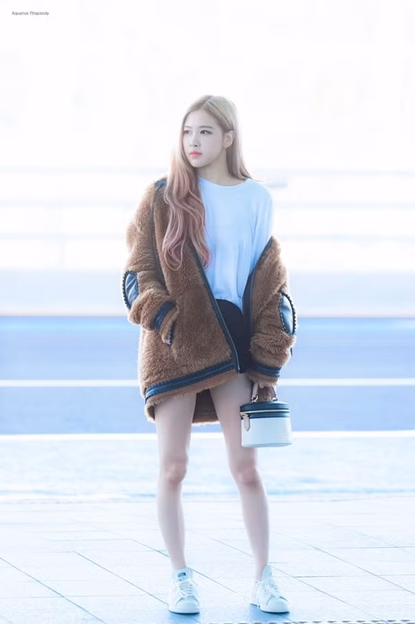 Học sao Hàn diện đồ siêu cá tính cho những ngày đầu năm