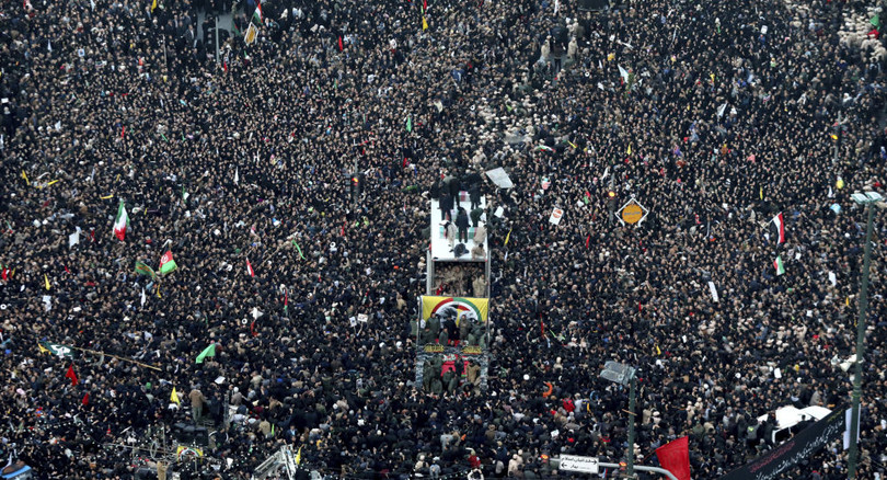 Đám rước lễ tang tướng Soleimani lớn nhất ở Iran kể từ năm 1989