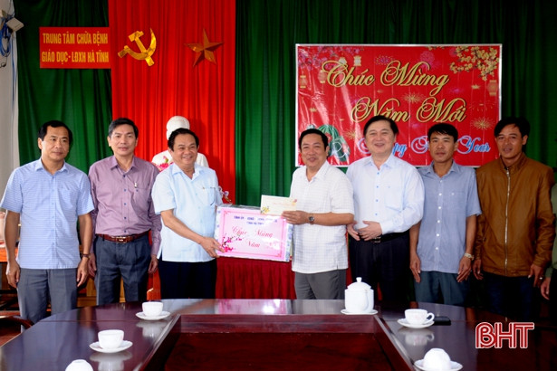 Lãnh đạo tỉnh Hà Tĩnh chúc tết các cơ sở nuôi dưỡng người có công, bảo trợ xã hội