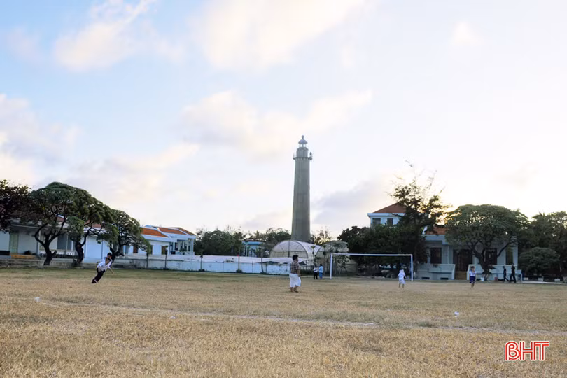 Bình yên xã đảo Song Tử Tây qua ống kính PV Báo Hà Tĩnh