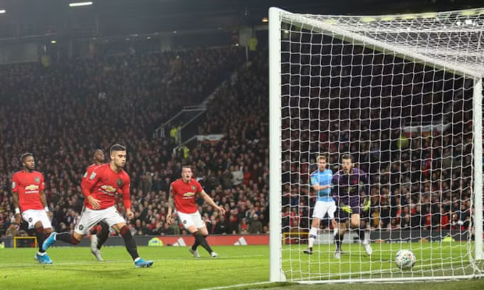 Vắng Maguire, M.U gặp bất lợi lớn trước trận lượt về