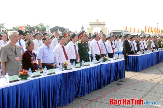 Thiêng liêng Lễ thượng cờ "Thống nhất non sông" ảnh 2